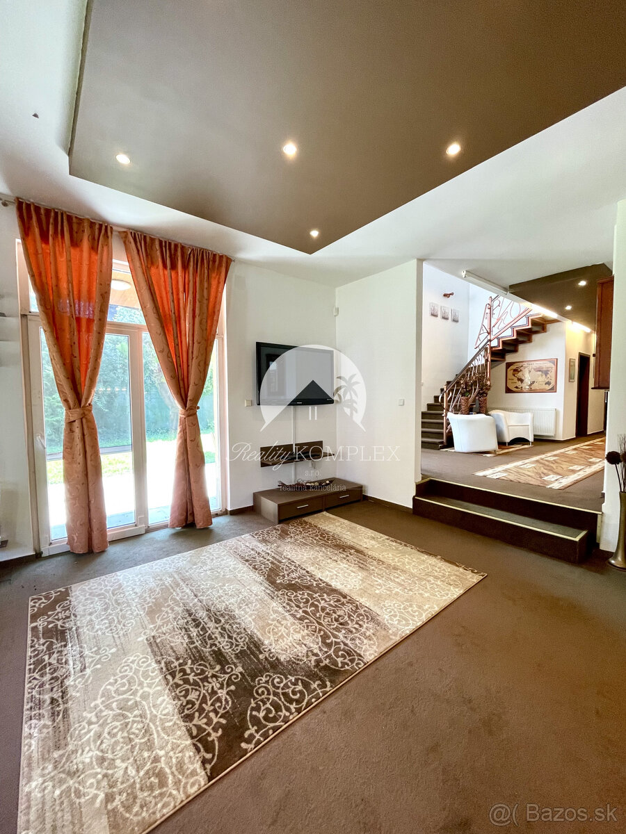 LEN U NÁS Reality KOMPLEX s.r.o. Vám ponúka 6-izbový r - 17