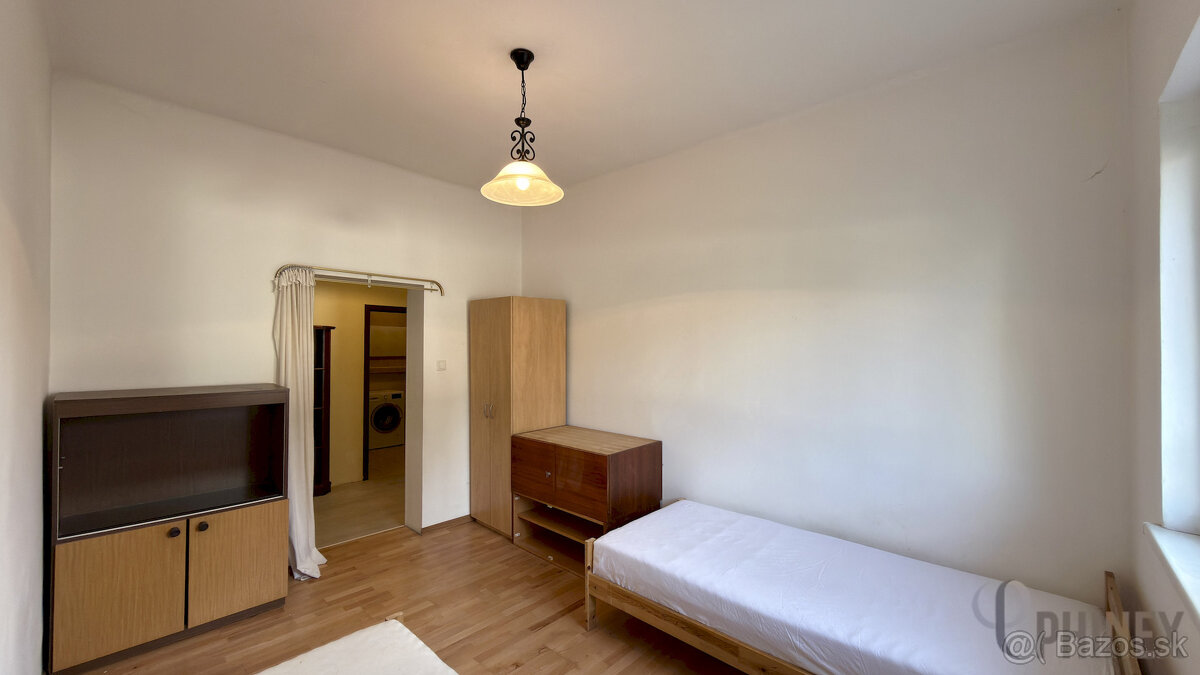 NA PREDAJ: 4-izbový tehlový dom na 787 m² pozemku – Ivanka p - 17