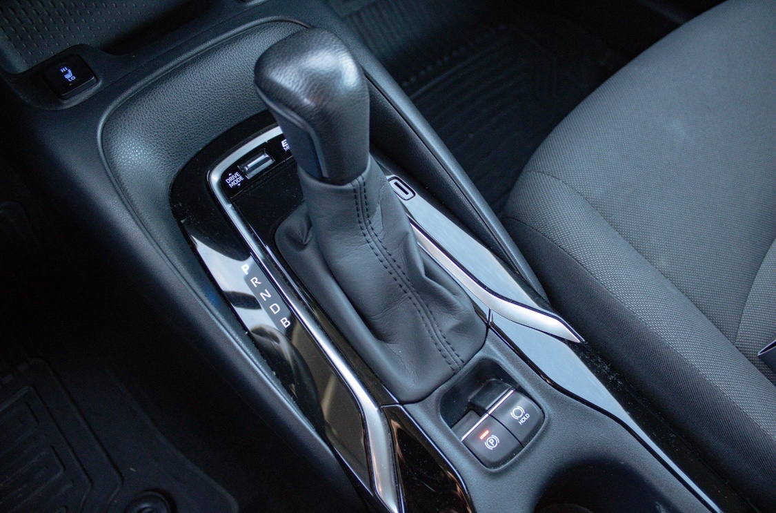 Toyota Corolla Sedan 1.8 Hybrid e-CVT - 17