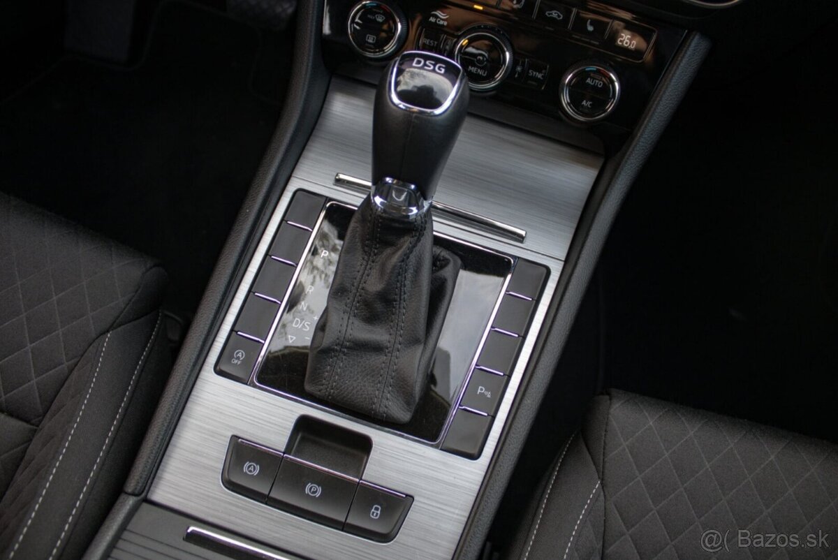 Škoda Superb Combi 2.0 TDI DSG - 17