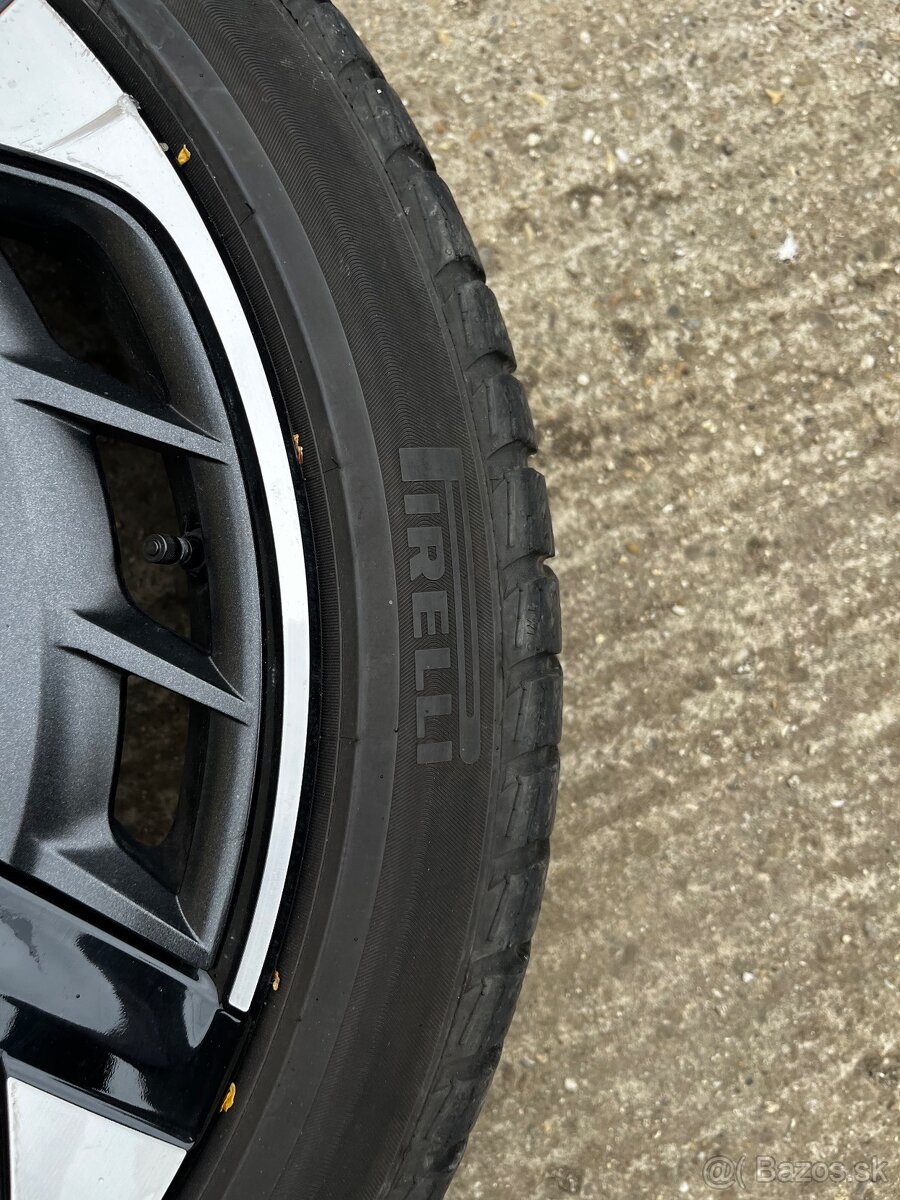 Kolesa Cupra Born 215/45 R20 - 17