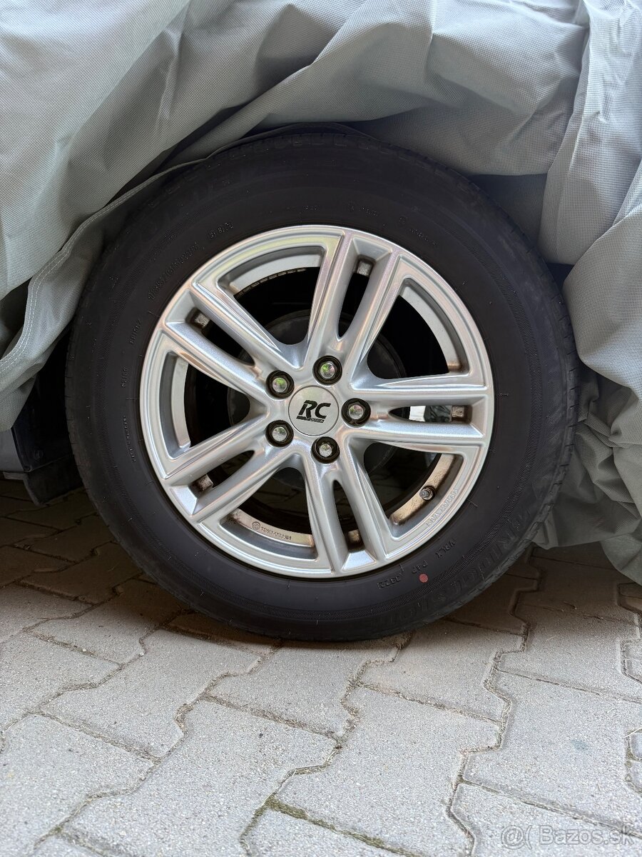 Toyota Yaris - 17
