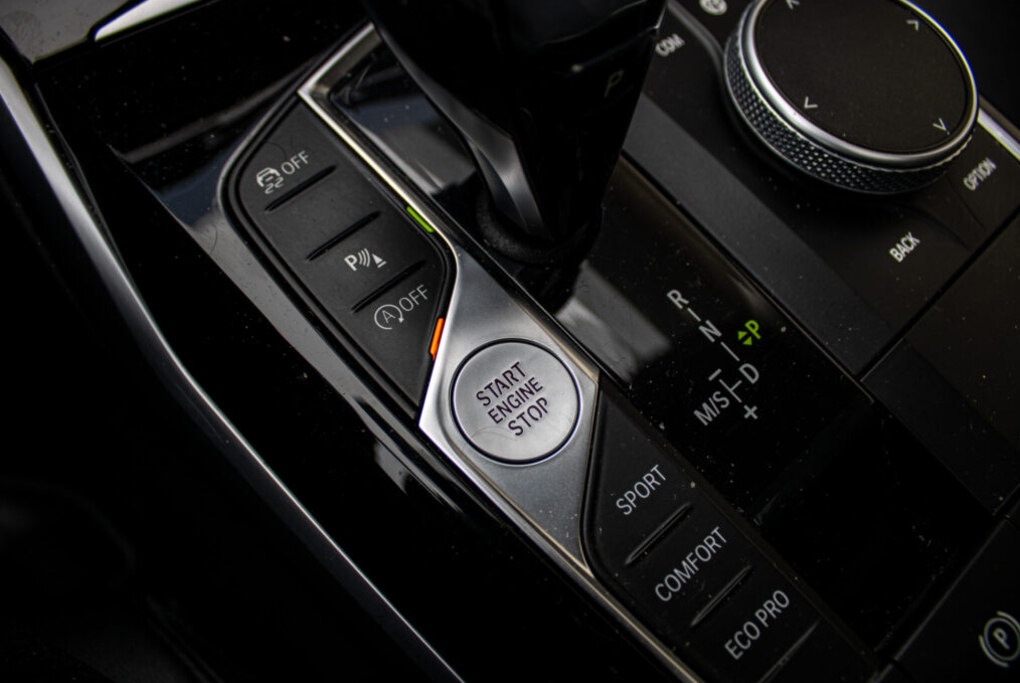 BMW Rad 3 320d Advantage A/T RWD - 17