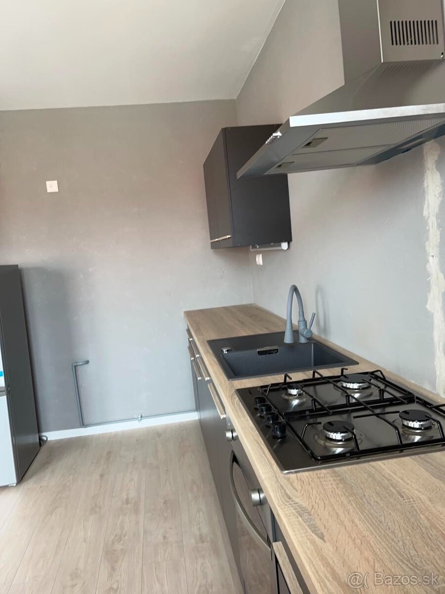 Na prenájom veľký svetlý 2i byt Trnava-Zavar + parking - 17