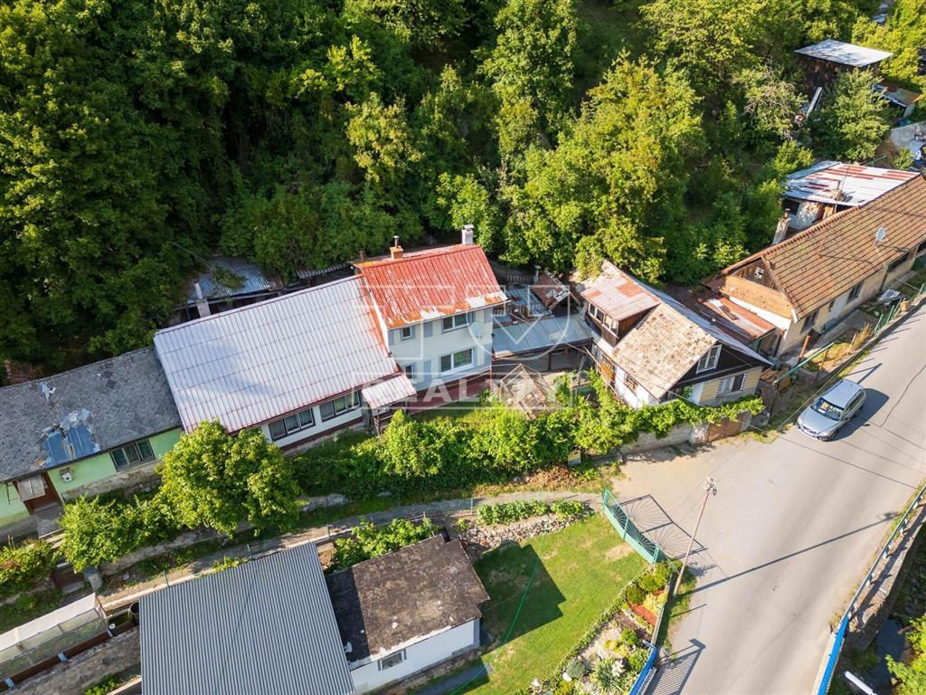 EXKLUZÍVNE IBA U NÁS RODINNÝ DOM VYHNE, POZEMOK 820 M2 - 17