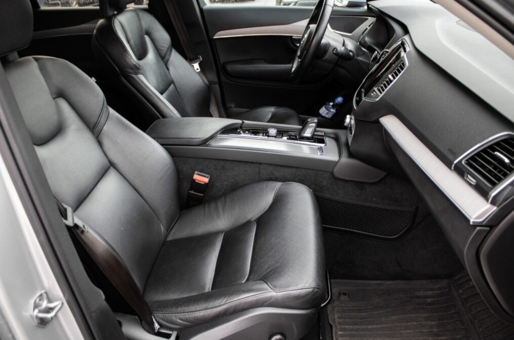 Volvo XC90 2.0 B5 Drive-E AWD A/T (2019) - 17