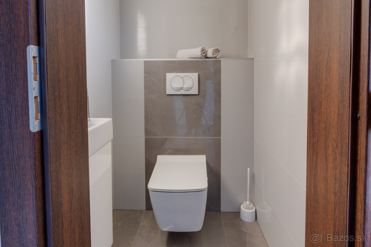 Unikátny 4-izbový Rodinný dom v Topoľnici s tep. čerpadlom✅ - 17