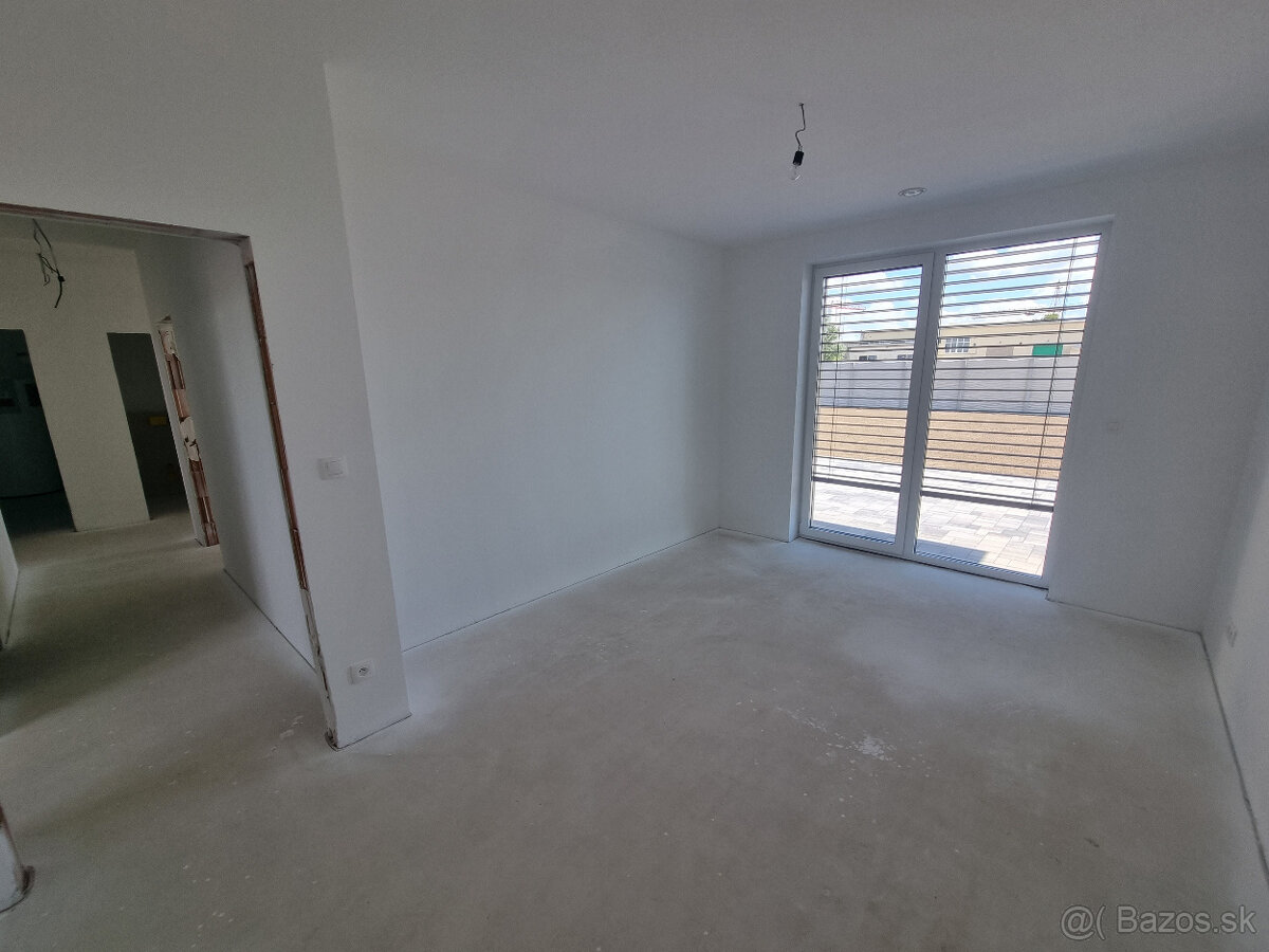 Skolaudovaný RD Za Kaplnkou Prúdy Sereď - 17