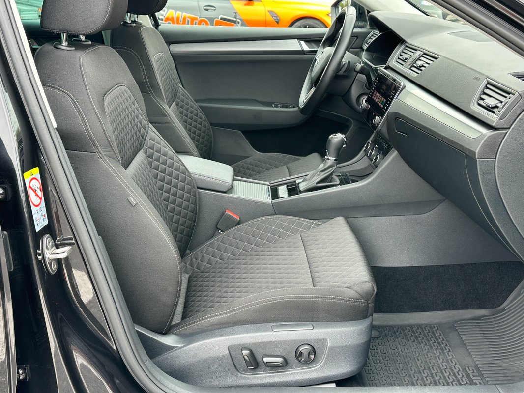 Škoda Superb Combi 2.0 TDi DSG - 17