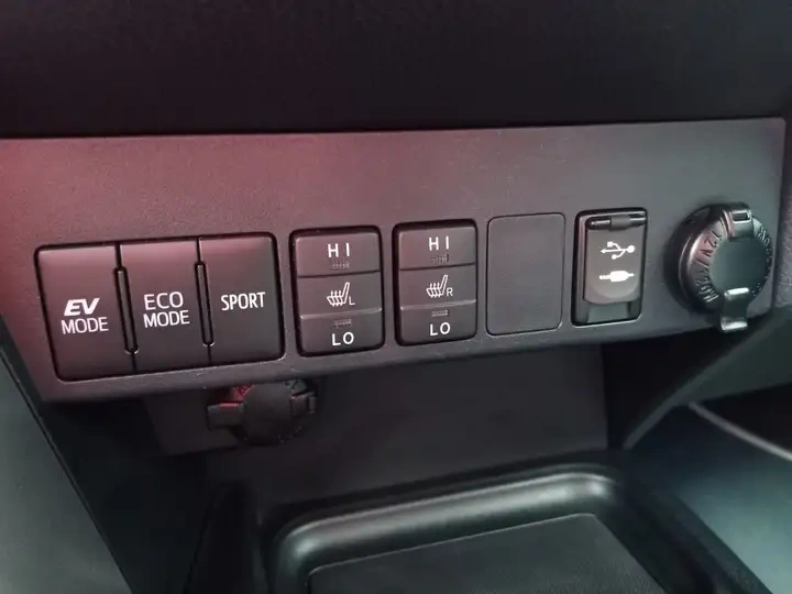 Toyota RAV4 Hybrid - 17