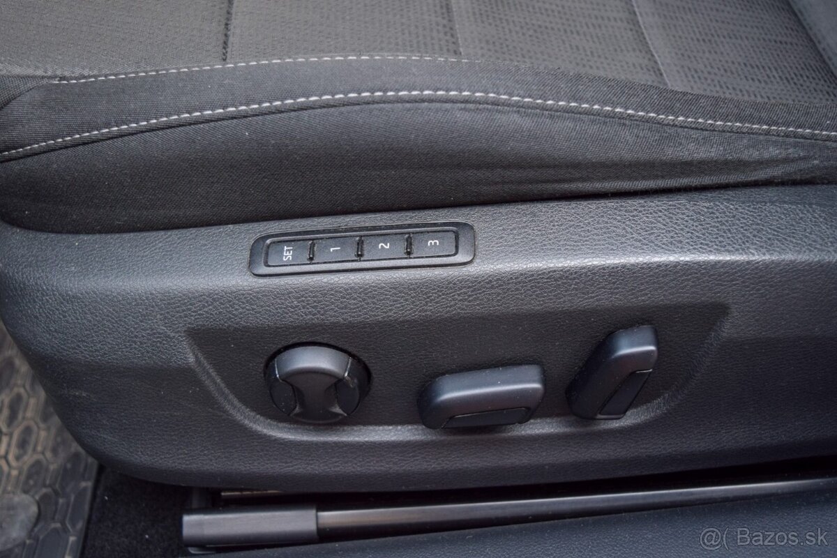 Škoda Superb Combi 1.6 TDI DSG - 17