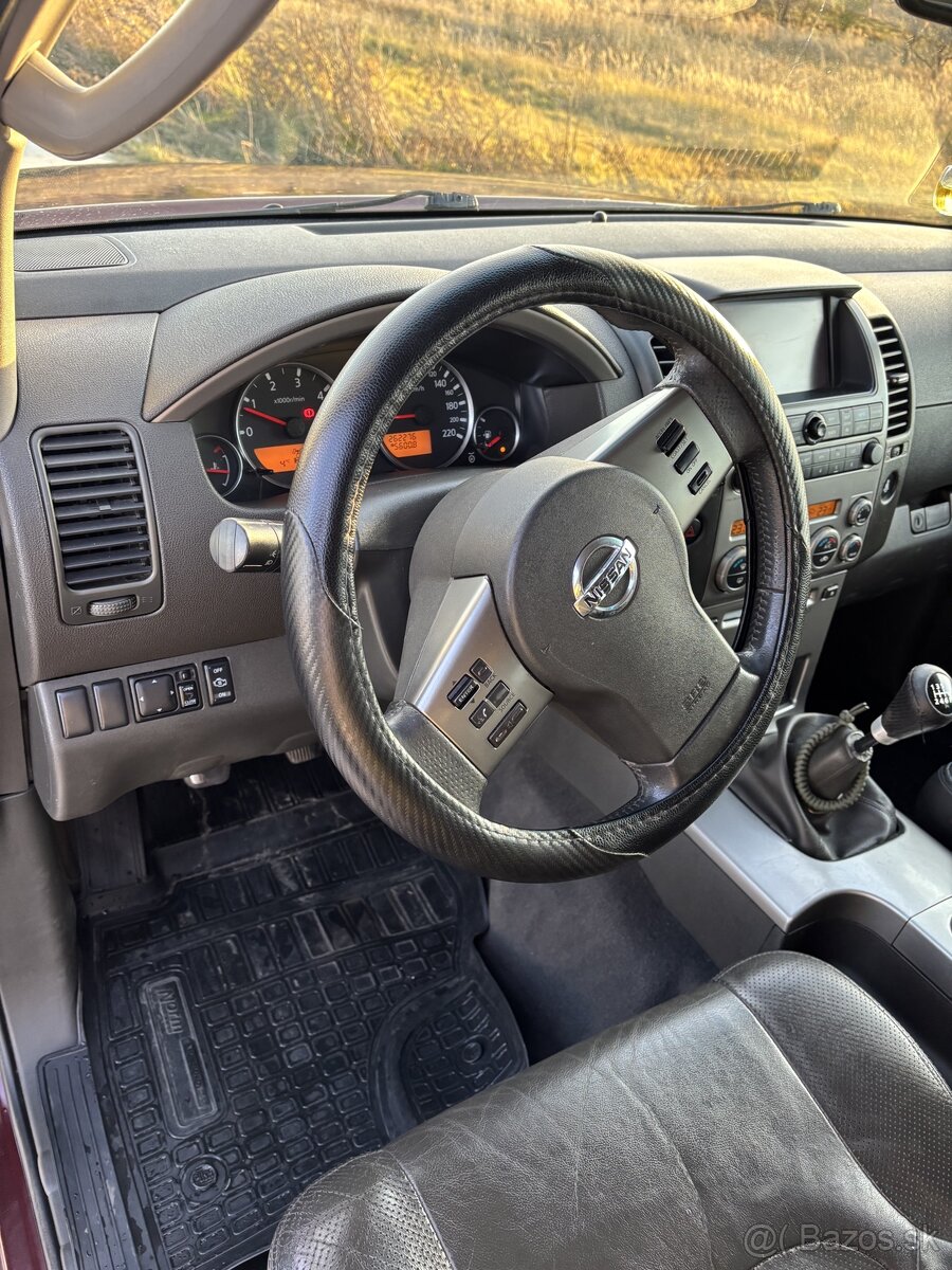 Nissan Pathfinder - 17