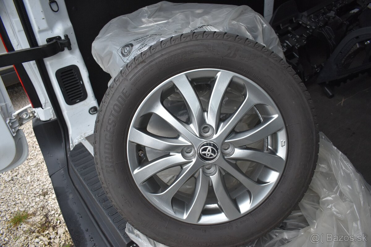 Toyota Yaris 1.33 Dual VVT-i Edition 45 Benzín - 17