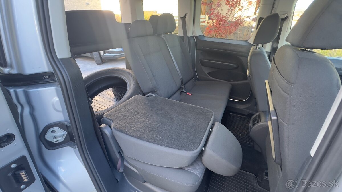 VW Caddy 4x4 2,0Tdi 90kw rok 2022 - 17