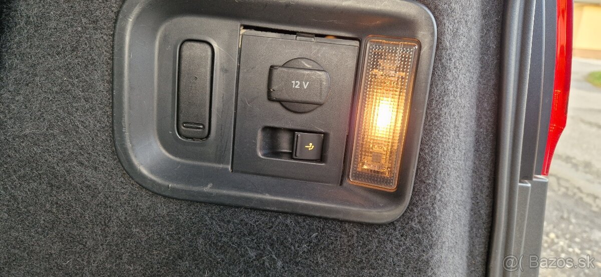 Volkswagen Sharan 2.0 tdi 4x4 7-miestne - 17