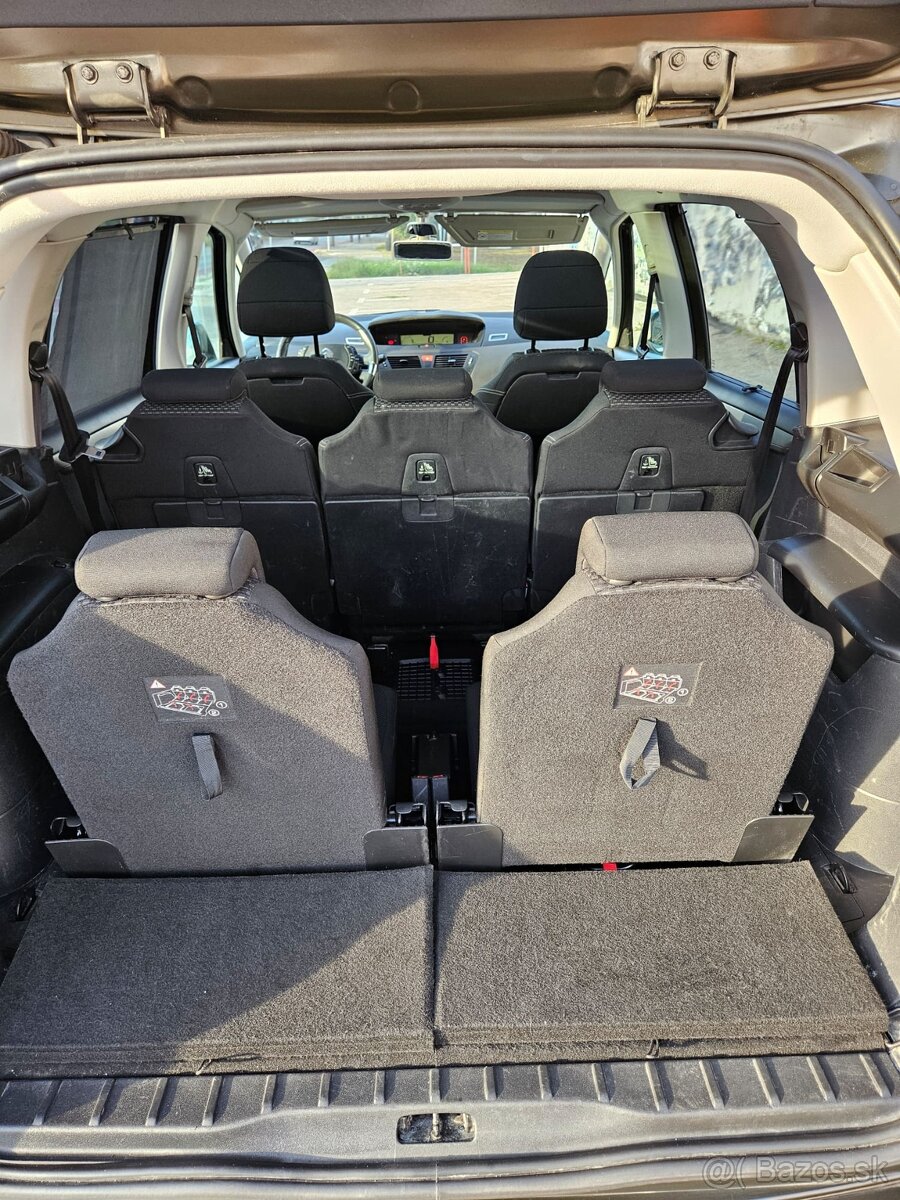 Predám Citroën C4 Grand Picasso 2.0 HDi (150k) - 17