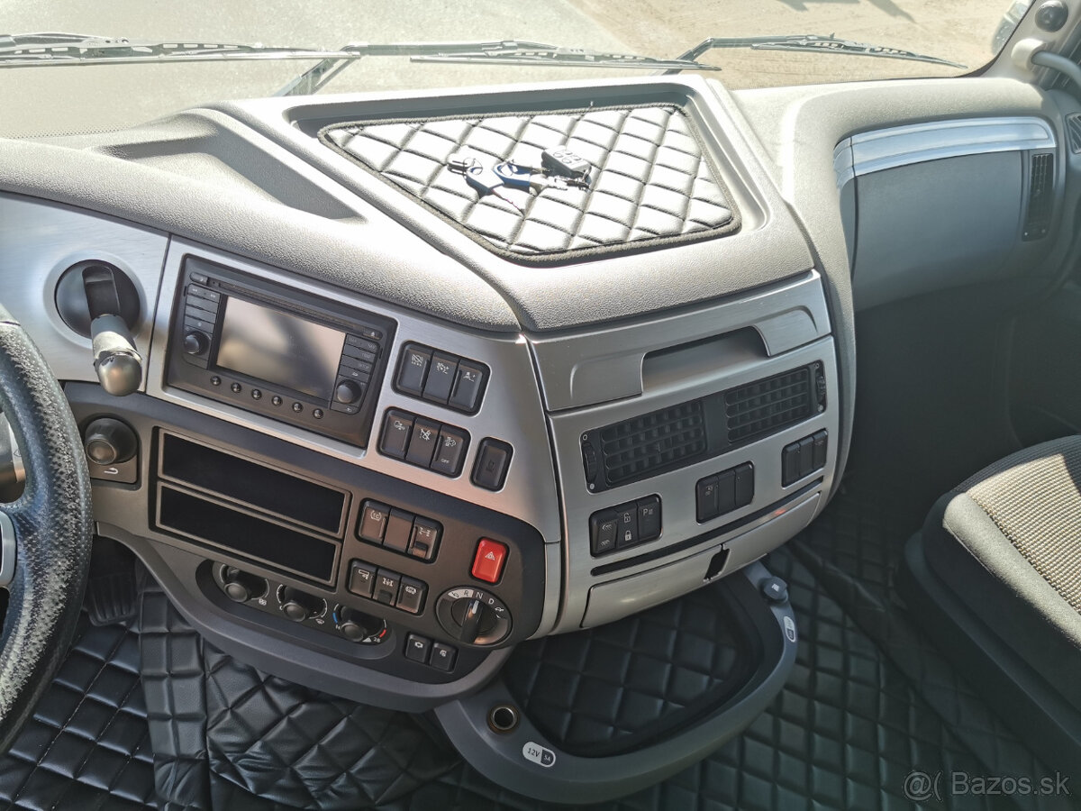 Prodám tahač DAF XF 510 FT EURO 6 retardér dvouokr. hydr - 17