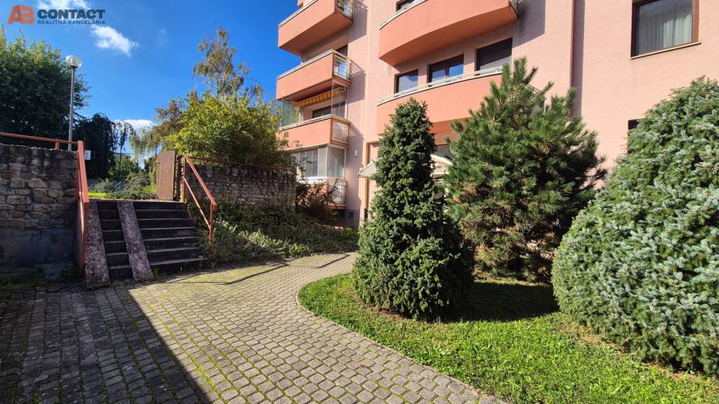 Priestranný 1-izbový byt s balkónom pri mestskom parku - 17