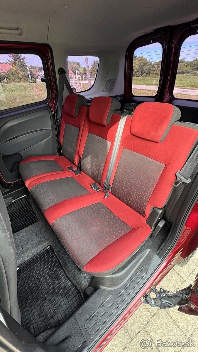 Fiat Dobló Panorama 1.6JTD MULTIJET 105 LOUNGE NOVA STK EK - 17