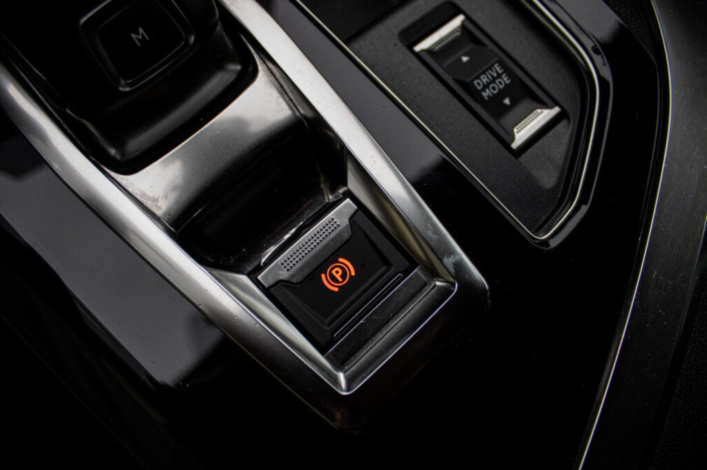 Peugeot 5008 1.2 PureTech 130 E6d-ISC Allure - ODPOČET DPH - 17