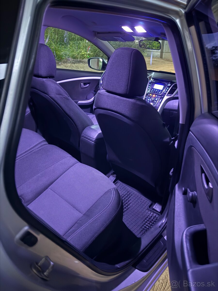 Hyundai i30 CW 1.6 CRDi 81kw, FACELIFT V TOP STAVE❗️ - 17