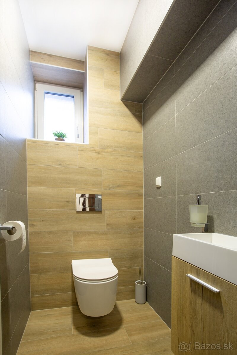 Kvalitne zrekonštruovaný dom vo Veľkých Kostoľanoch - 17