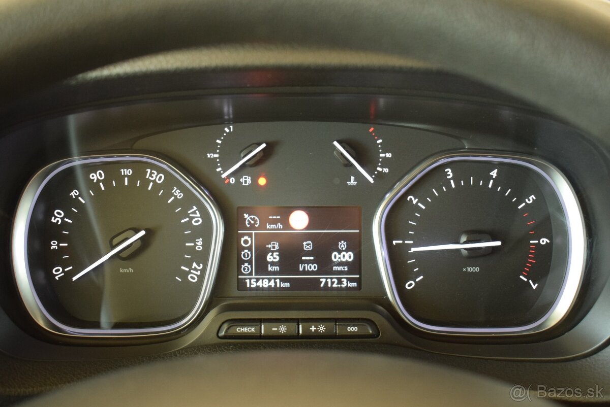 Citroën SpaceTourer 2,0 HDi 110 kW, 9-míst,1.maj,serviska - 17