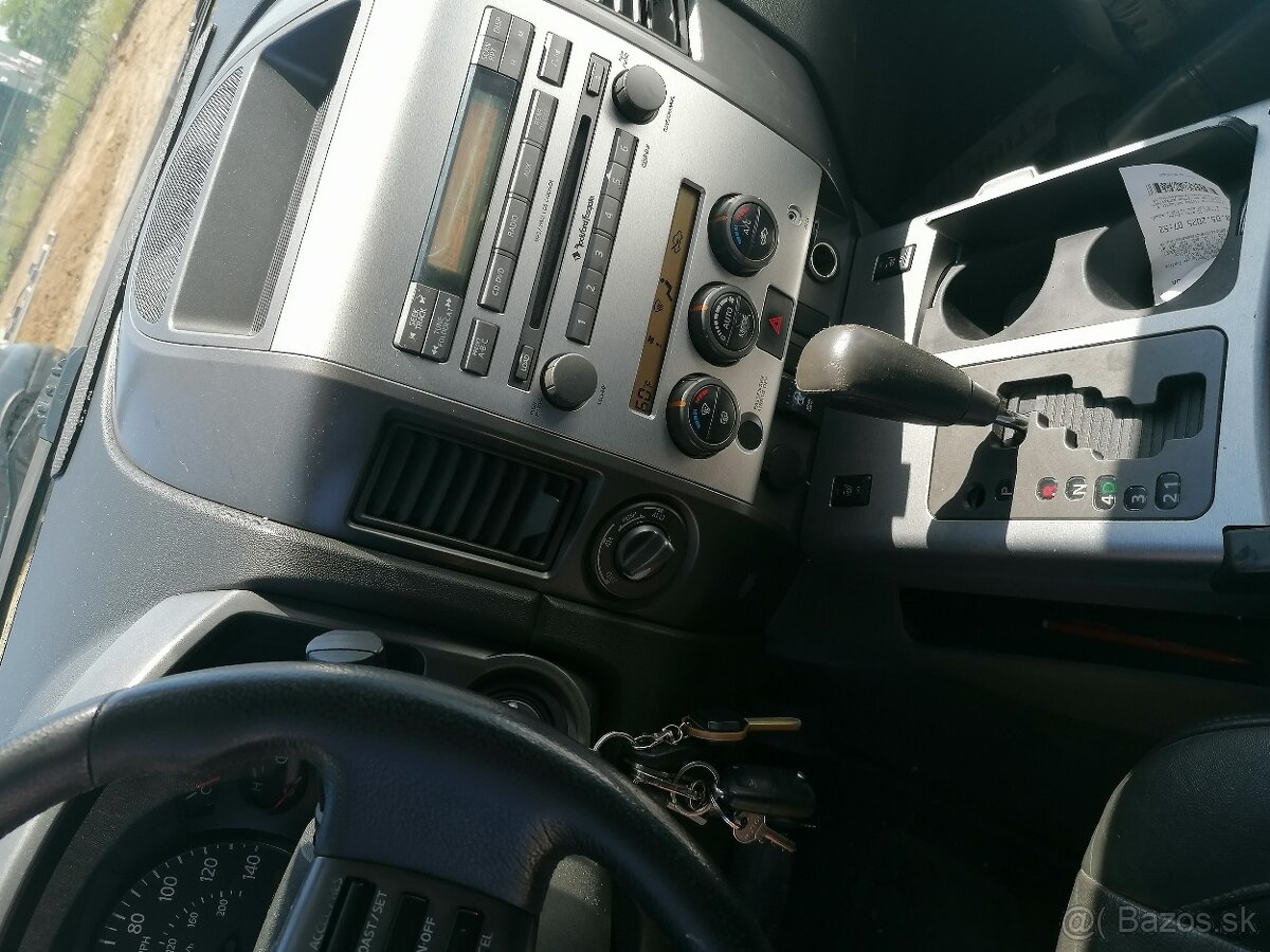 NISSAN TITAN V8 - 17