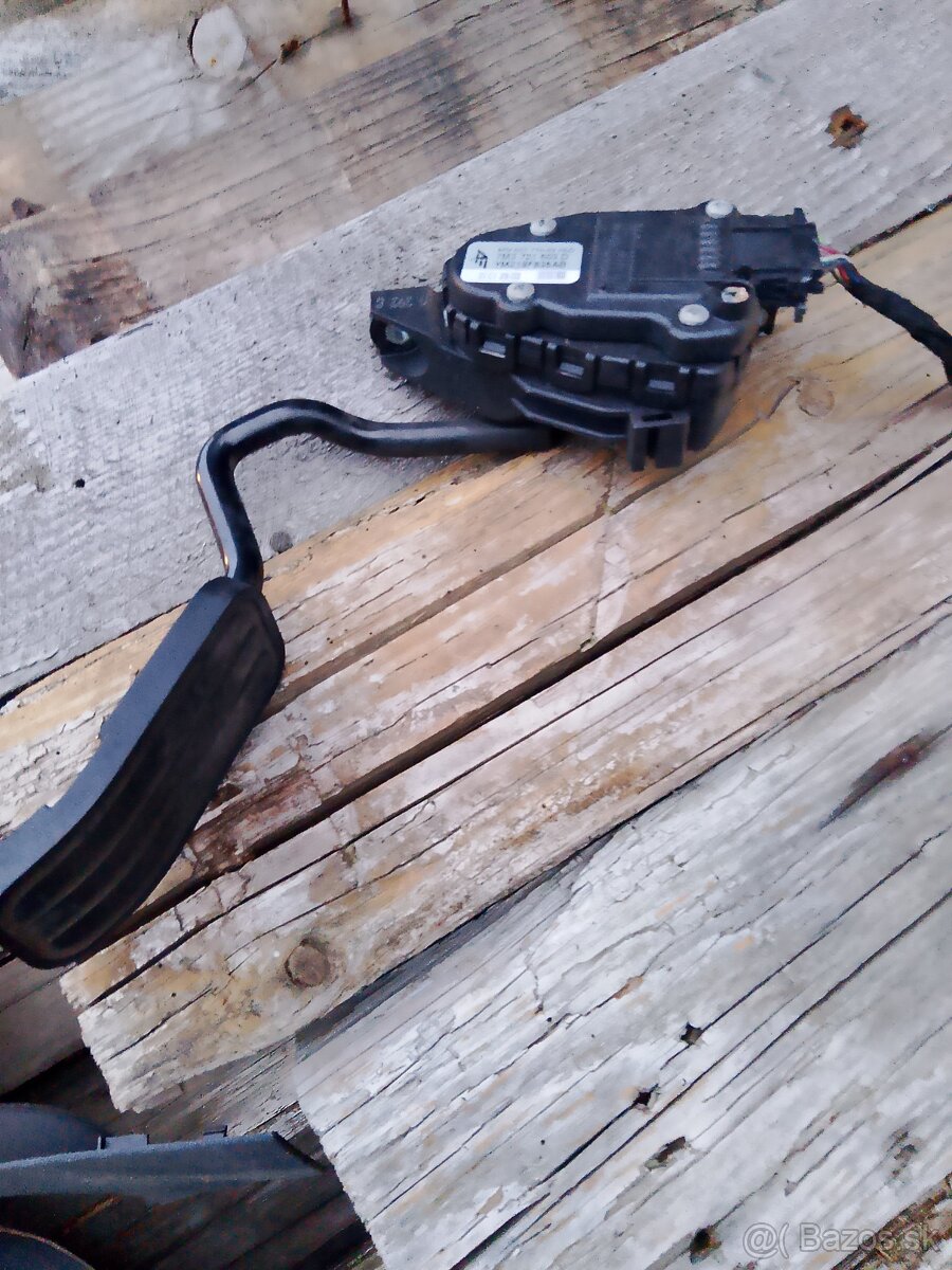 Ford Galaxy, 1,9tdi, 85kw, 2002 - 17