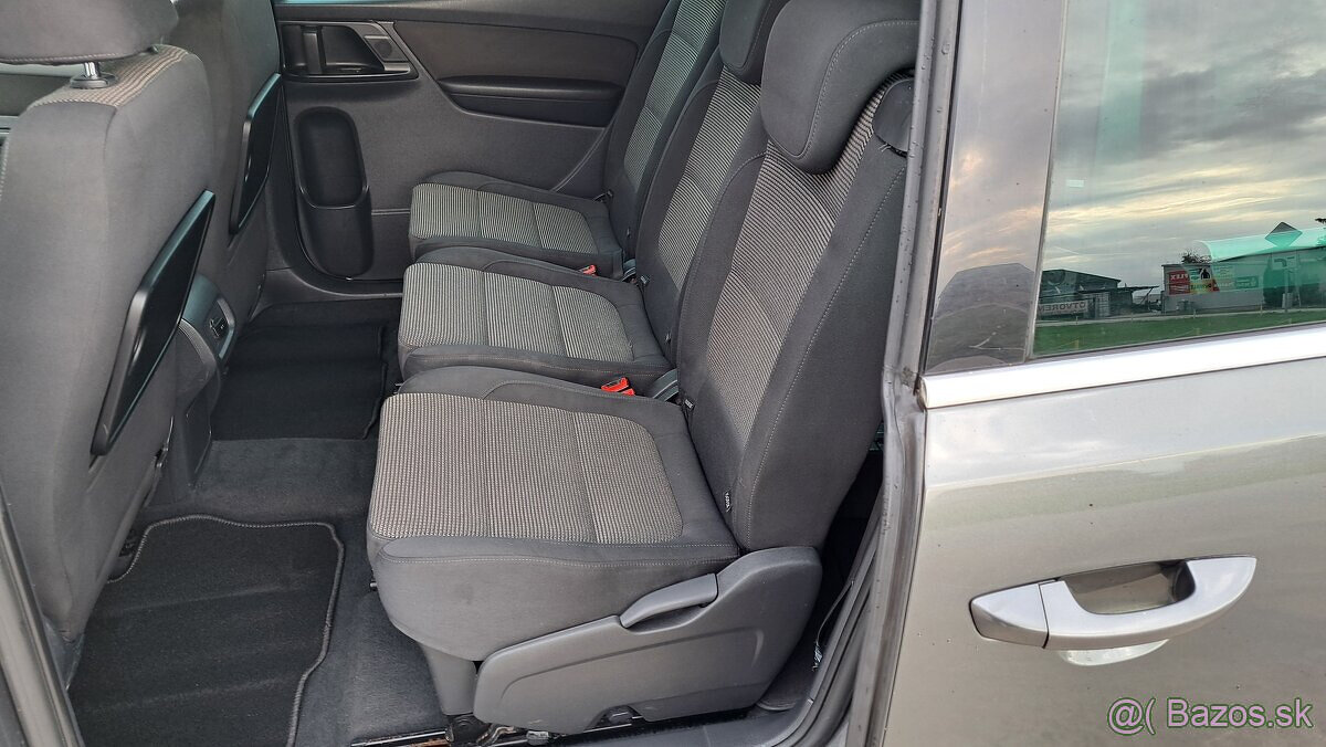 VW Sharan 2.0TDi CR 103kW Comfortline 7miest - 17