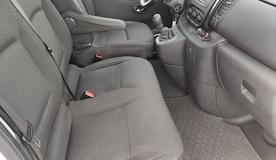 Opel Vivaro 1.6 CDTi Long 9-miestny - 17