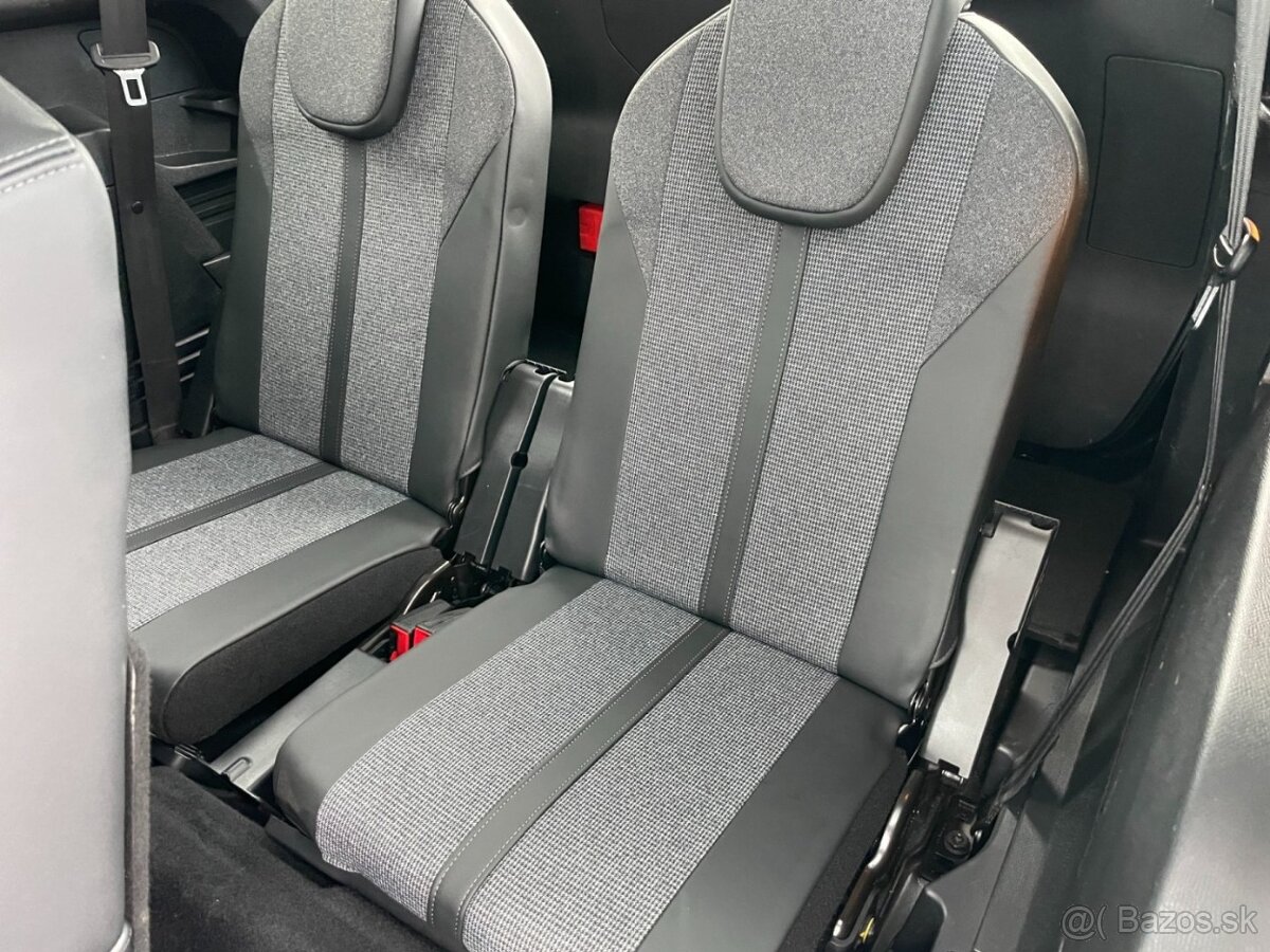 Peugeot 5008 II 1.2PT ALLURE 7míst ČR+1.maj. - 17