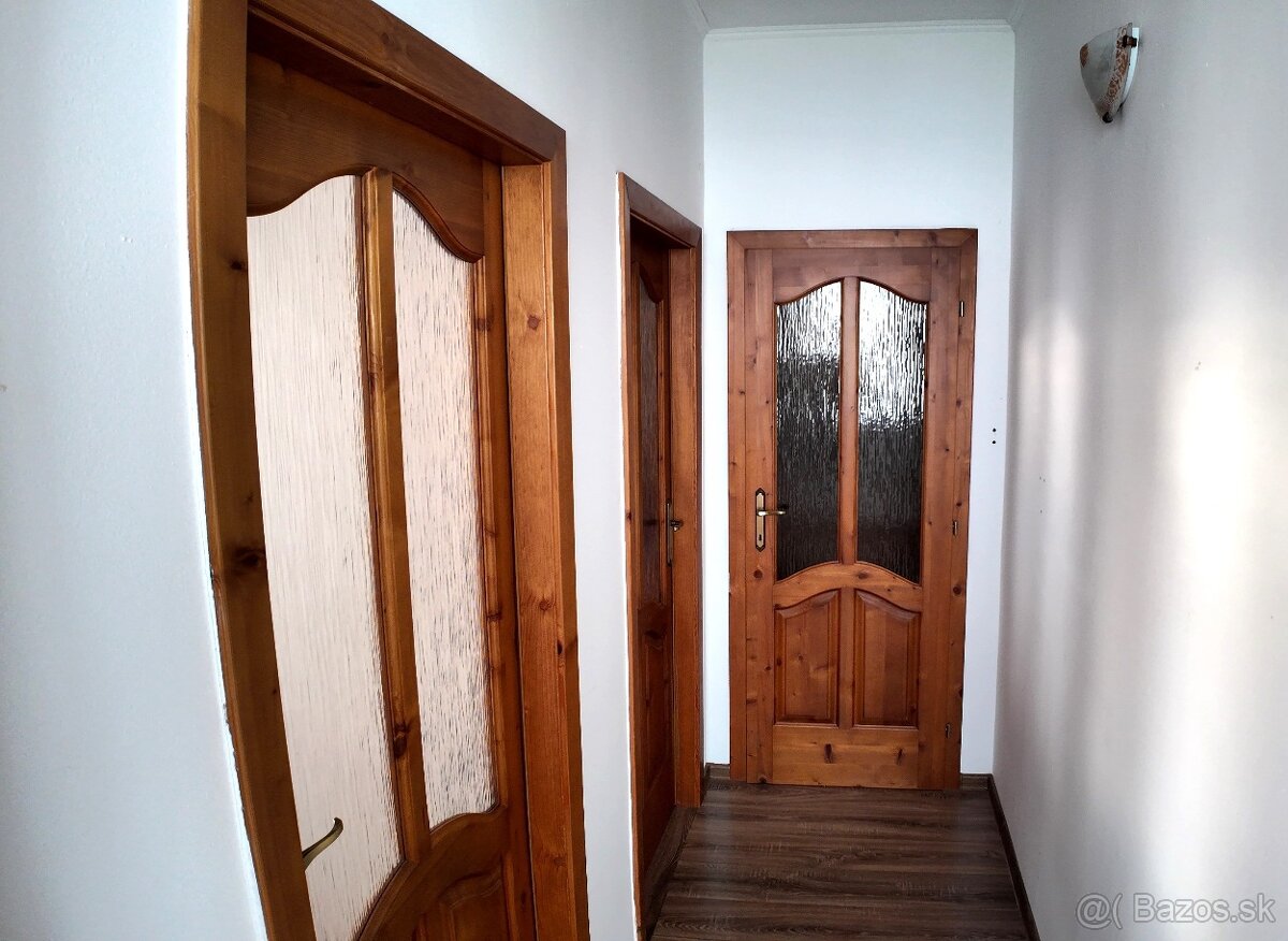 Zrekonštruovaný 4i dom s rozsiahlou záhradou v Kútnikoch - 17