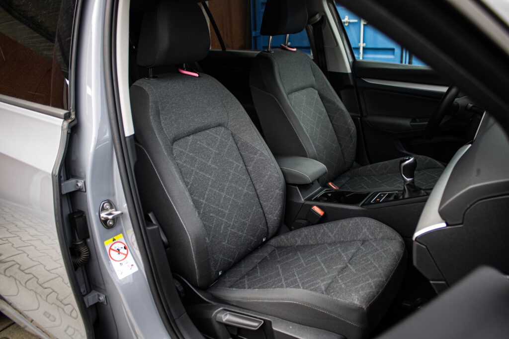 Volkswagen Golf Life 1.5 TGI Benzín + CNG - 17