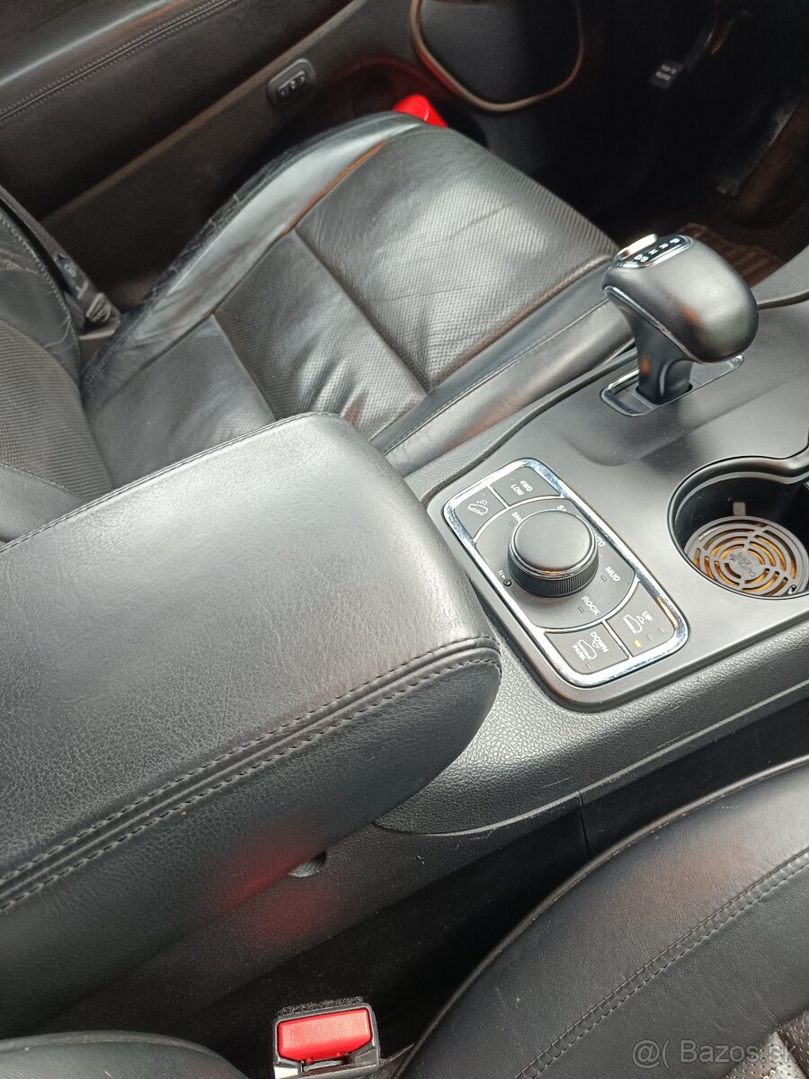 Jeep Grand Cherokee - 17