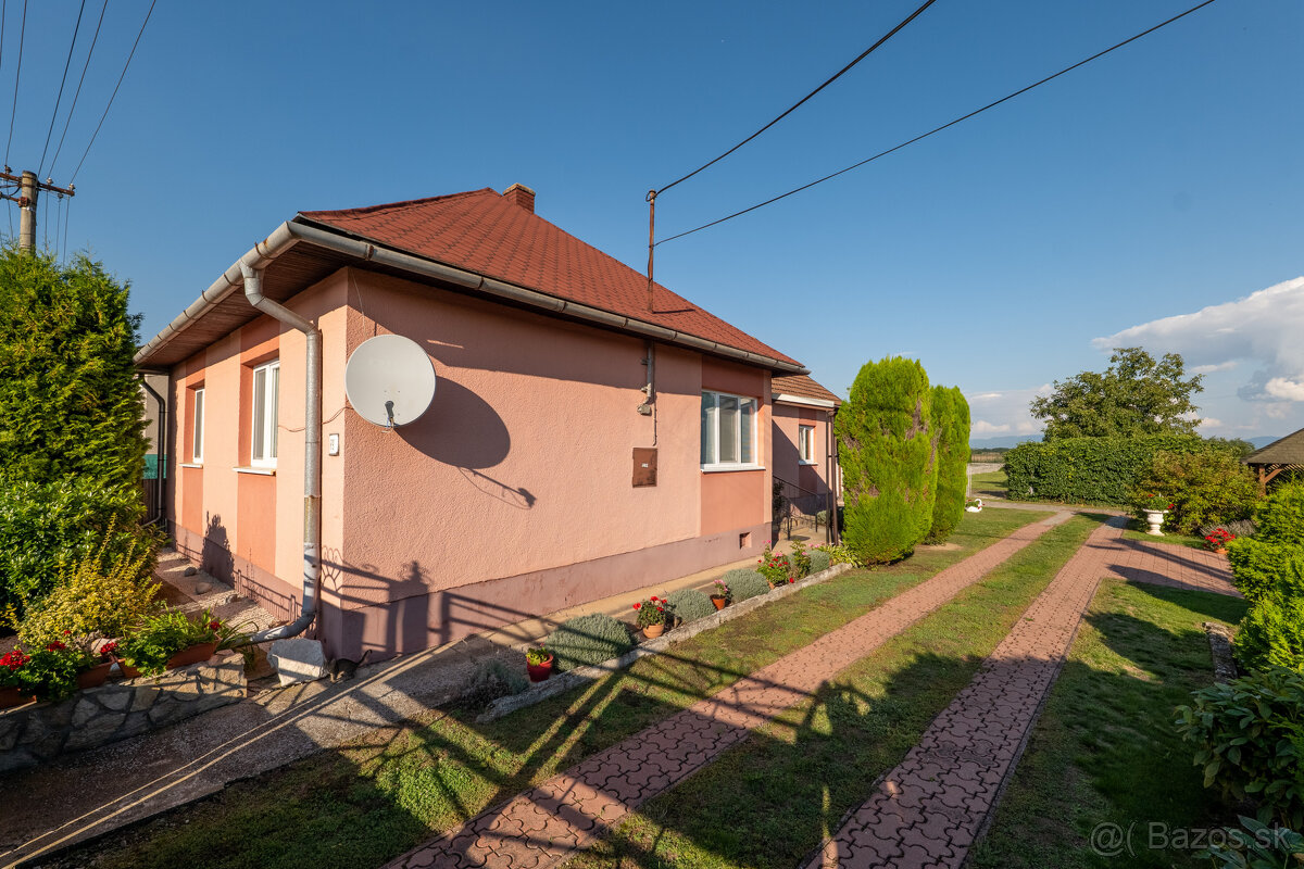 Rodinný dom s veľkým pozemkom | 2 064 m² | Komárovce - 17