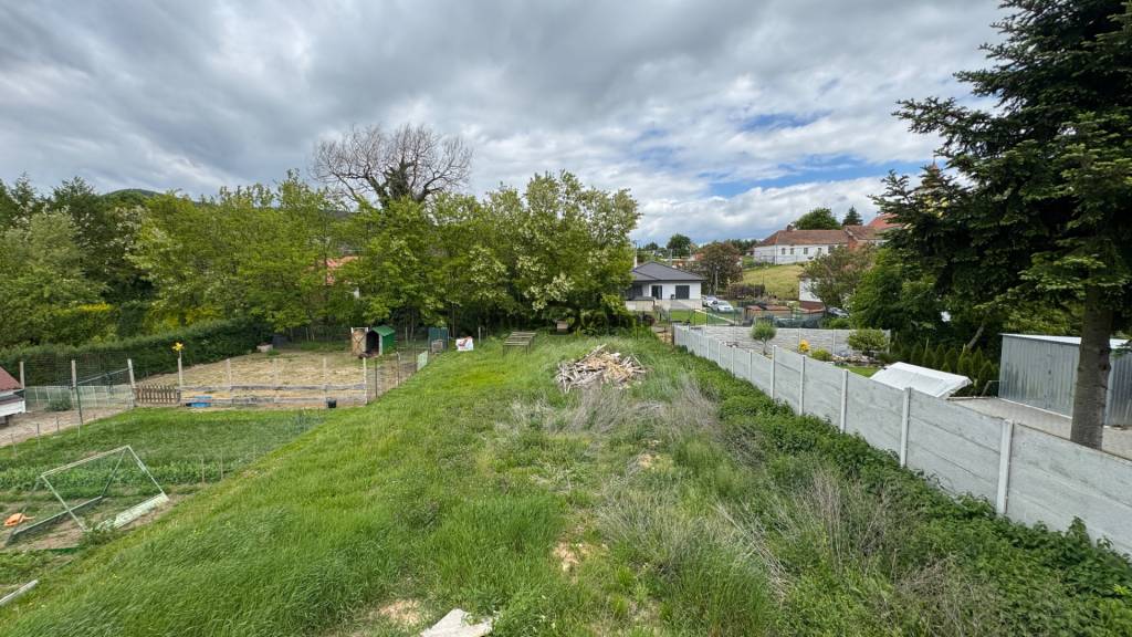 NA PREDAJ 4 izbový dom v obci Ladice - 17