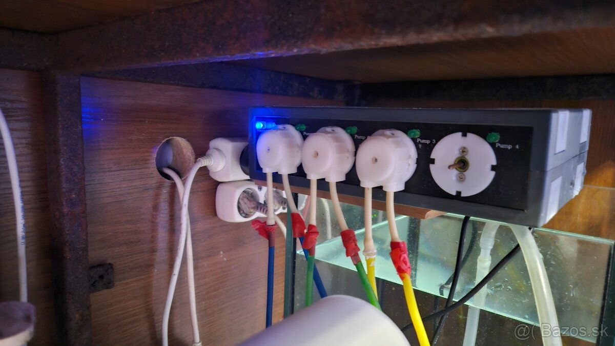 Predám kompletné morské akvárium – rozmer 150 × 57 × 50 cm - 17