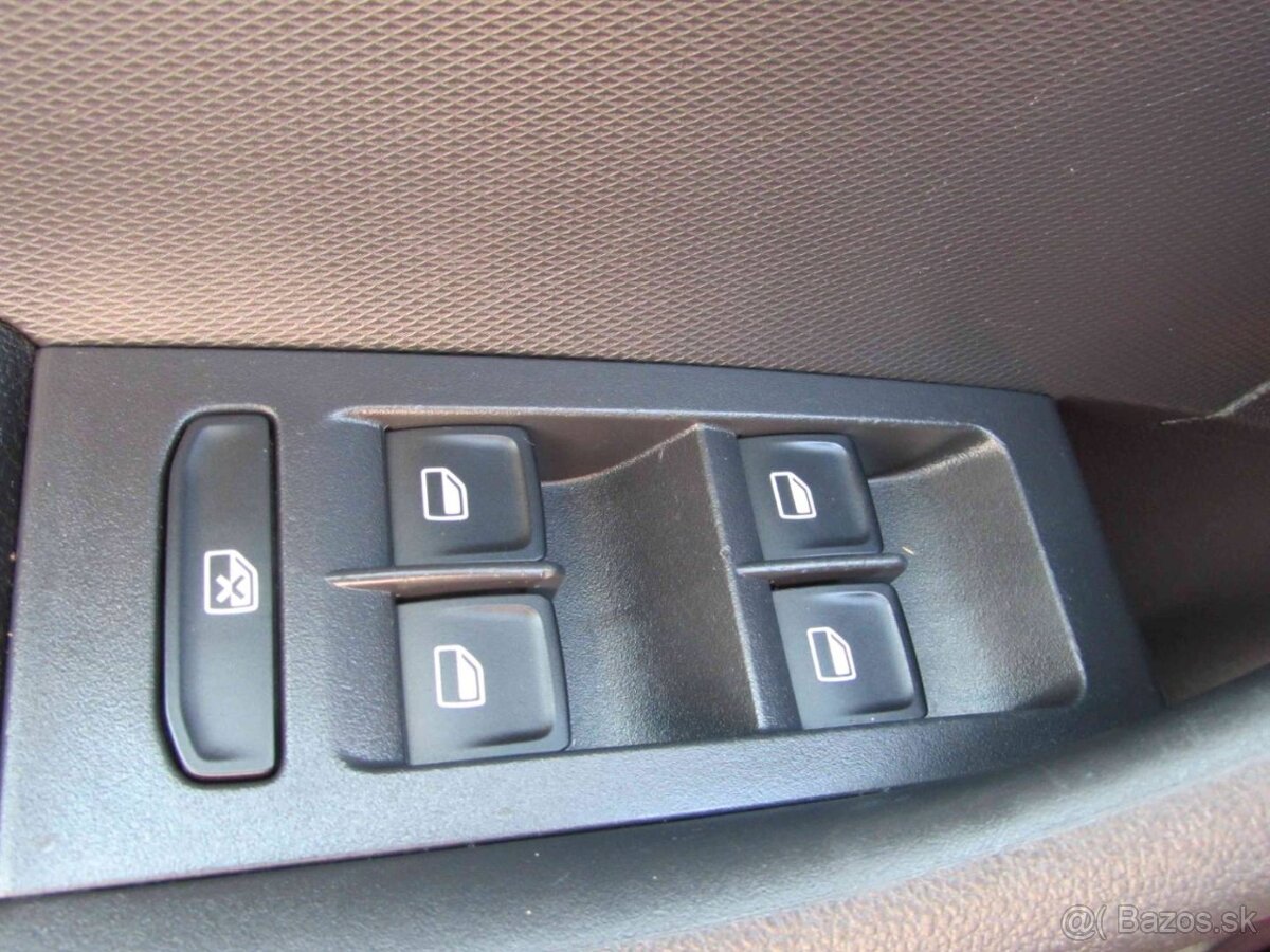 Škoda Rapid SB 1.6 TDI 105k Elegance - splatka 100,-€ - 17