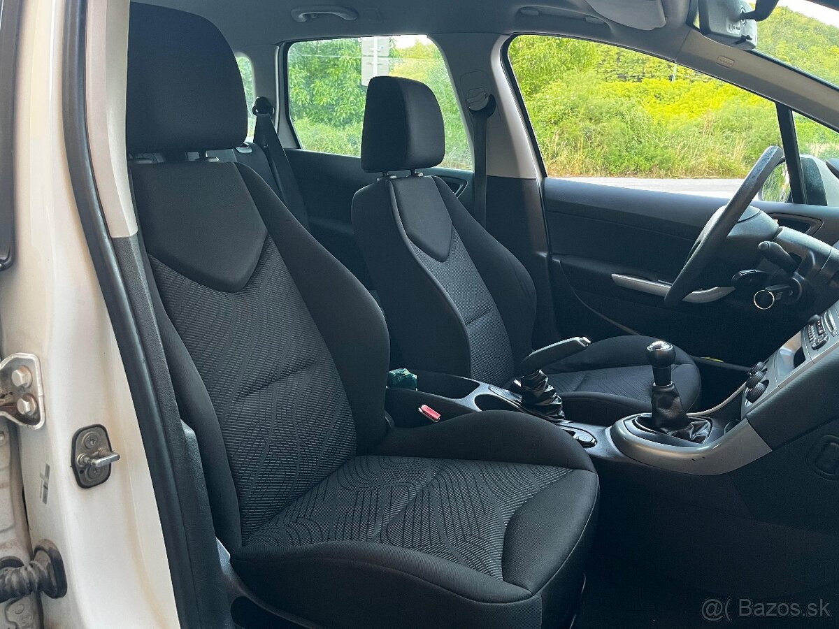 Peugeot 308 SW 1.6 HDI - 17