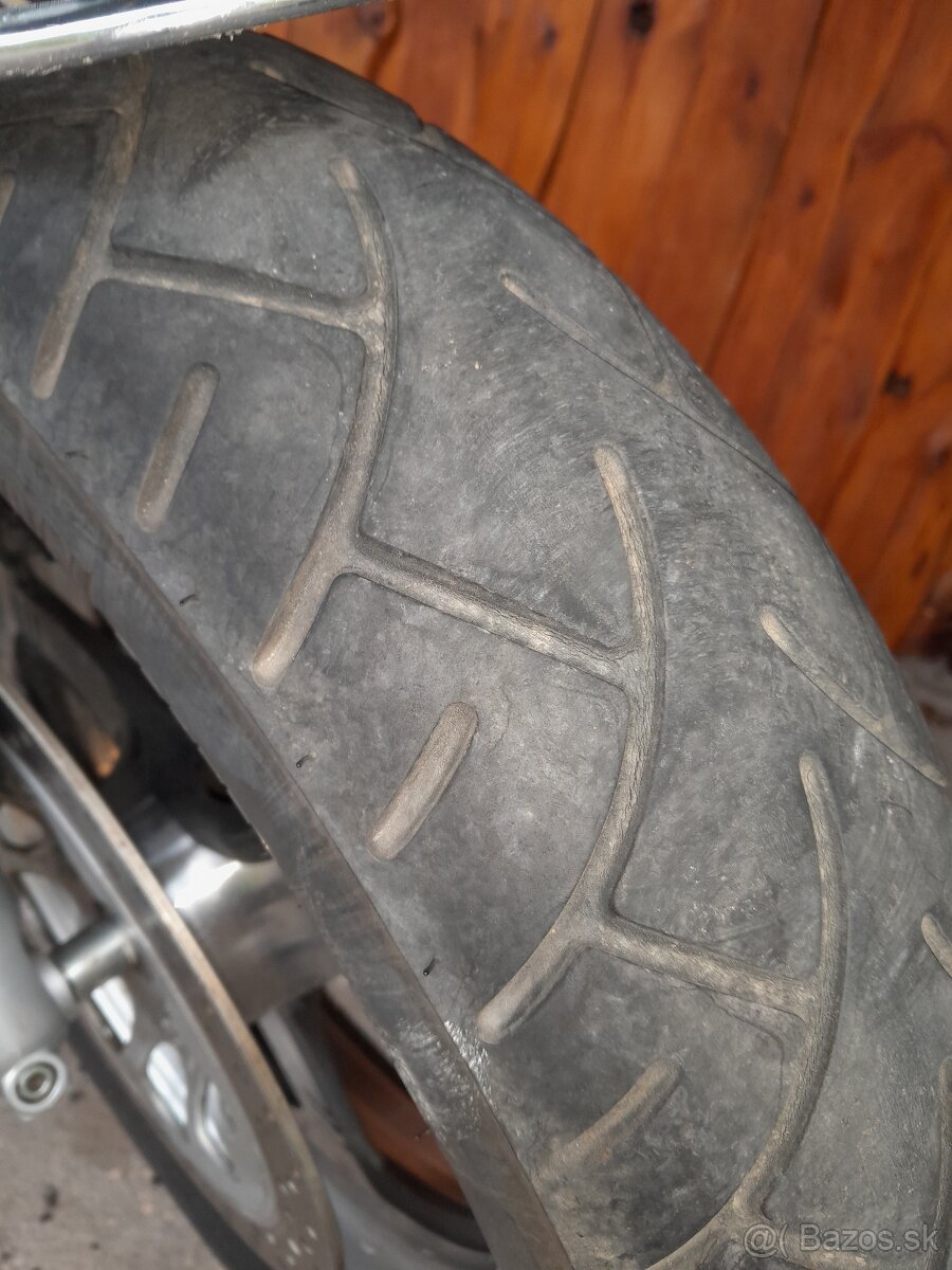 Suzuki Marauder VZ 800 - 17