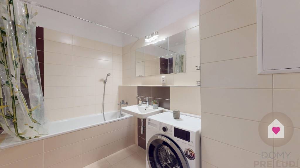 BA/IV-Prenájom zariadeného 2i bytu s balkónom a parkingom v - 17