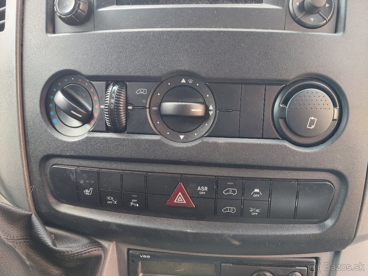 Mercedes-Benz Sprinter 319 Bluetec 3.0V6 140kW odpočet DPH - 17