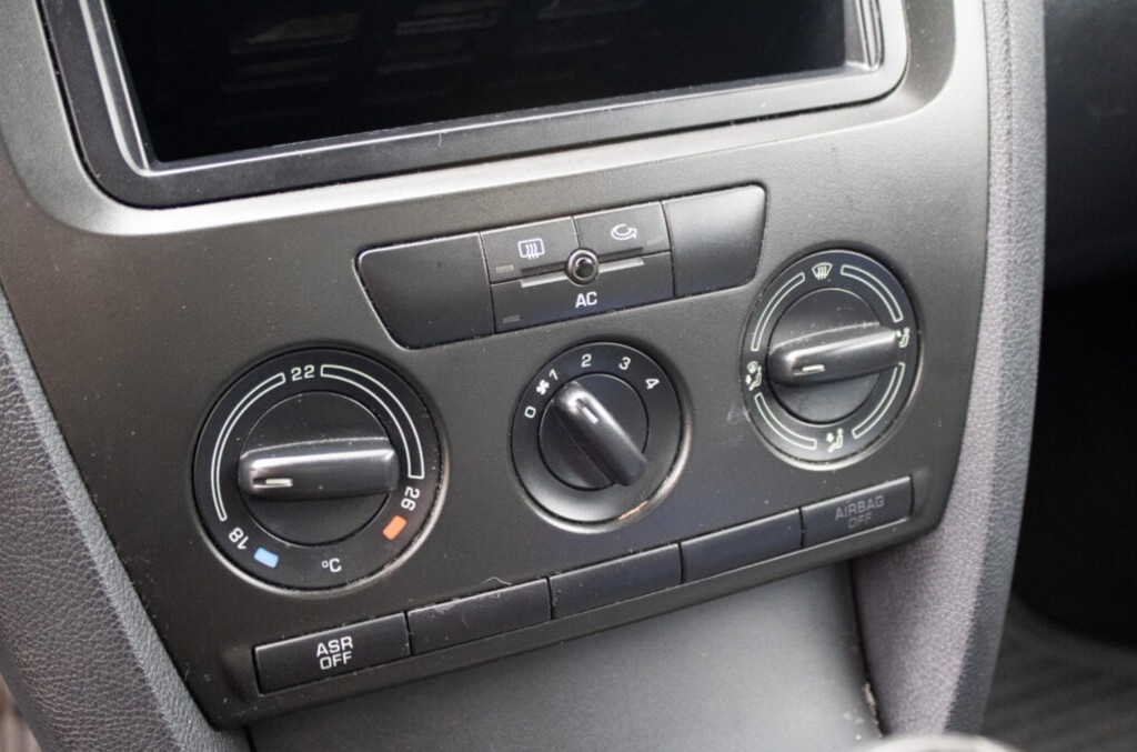 Škoda Octavia 2 z roku 2007 - 17