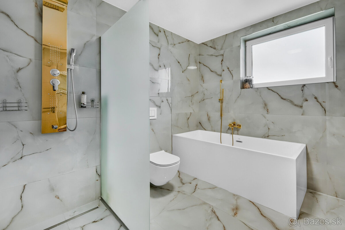 NA PREDAJ unikátny, samostatný 4-iz Rodinný dom priamo v DS - 17