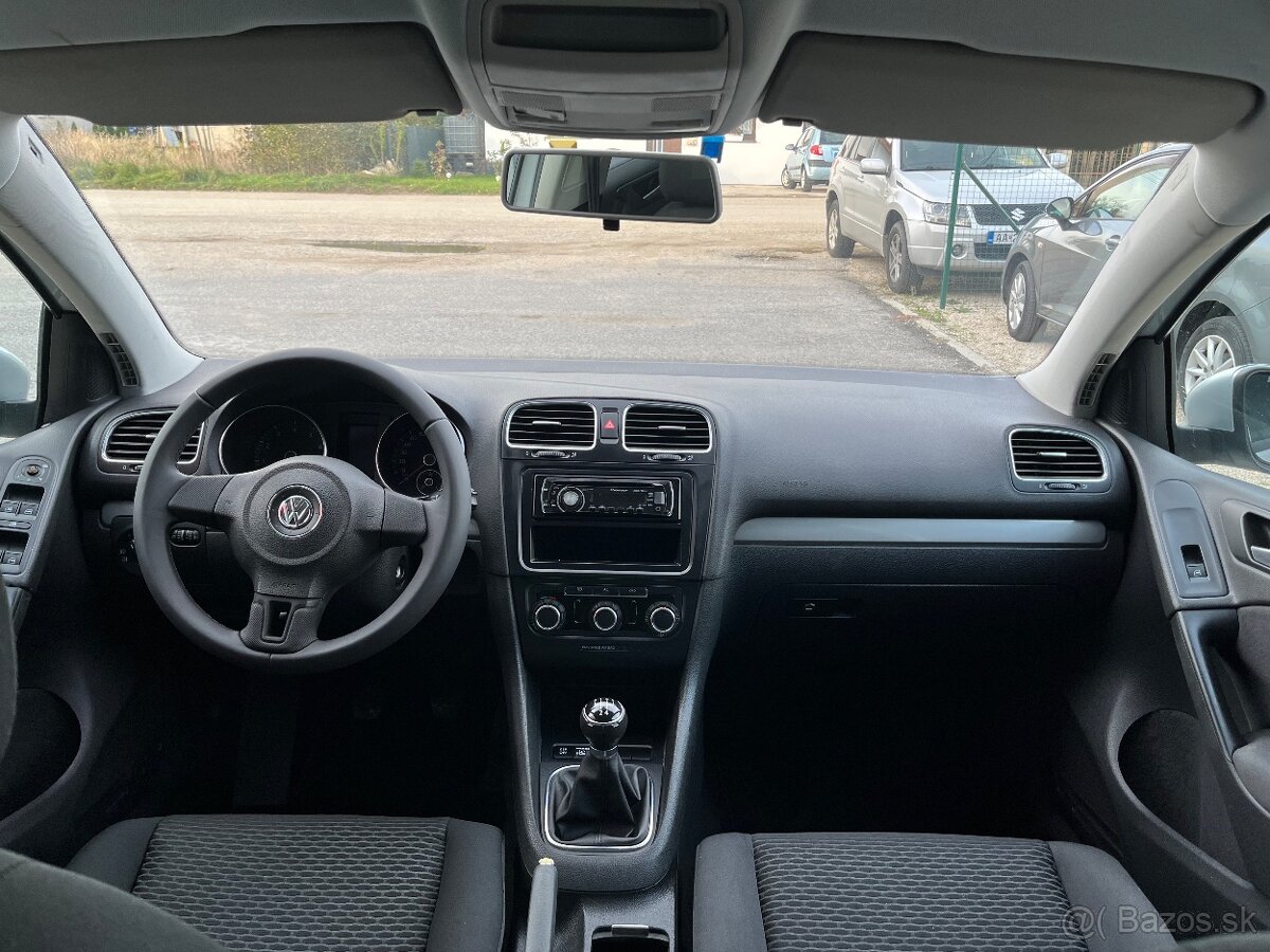 Volkswagen Golf 6 TrendLine 1.6 Benzin + LPG = Top Stav = - 17