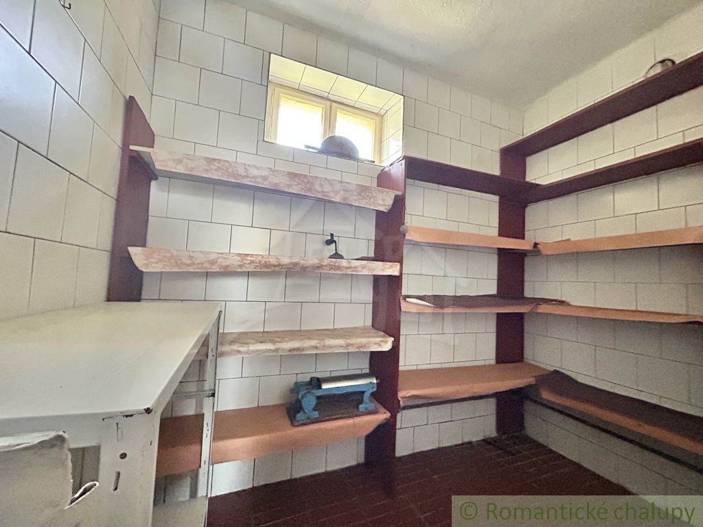 ZNÍŽENÁ CENA - Ihneď obývateľný dom v tichej časti obce Ge - 17