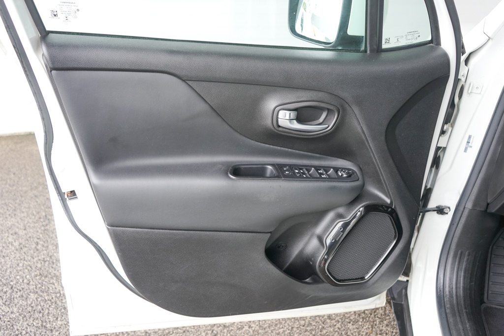 441- Jeep, Renegade, 2018, benzín, 1.6i Night Eagle,81kw - 17