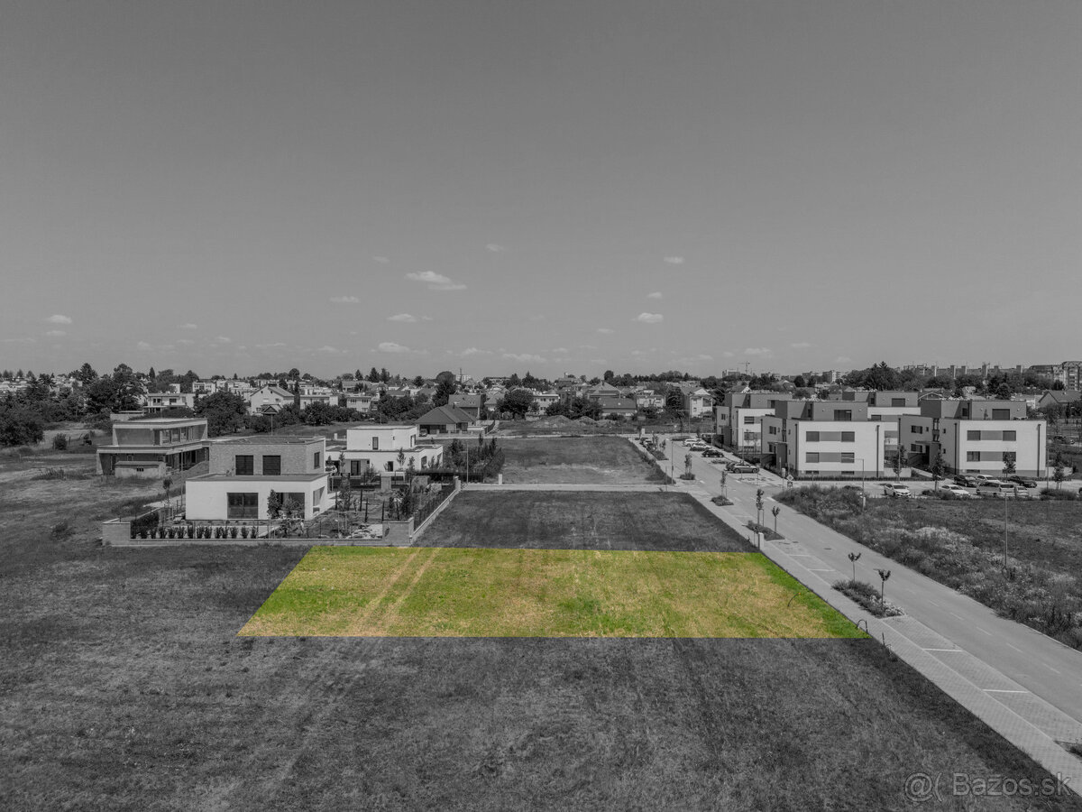 Na predaj nadštandardný stavebný pozemok vo vyhľadávanej lok - 17