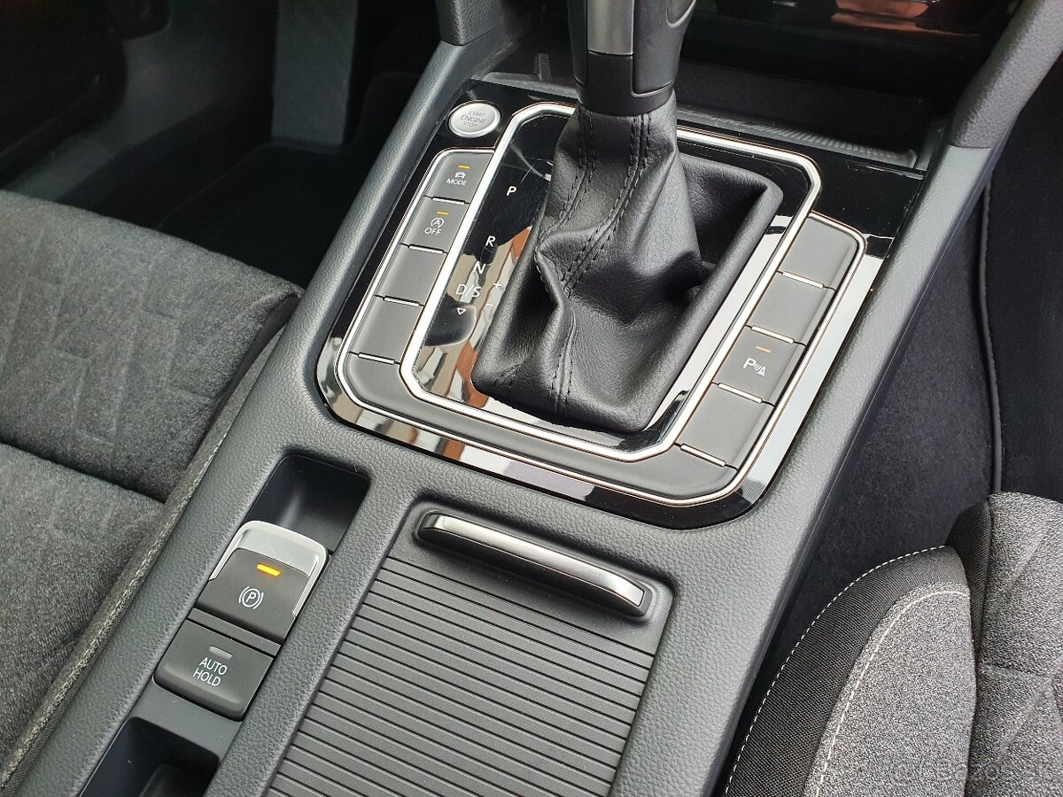 VW Passat B8 2.0 TDI 147kW 4x4 DSG R-Line - záruka Autodraft - 17